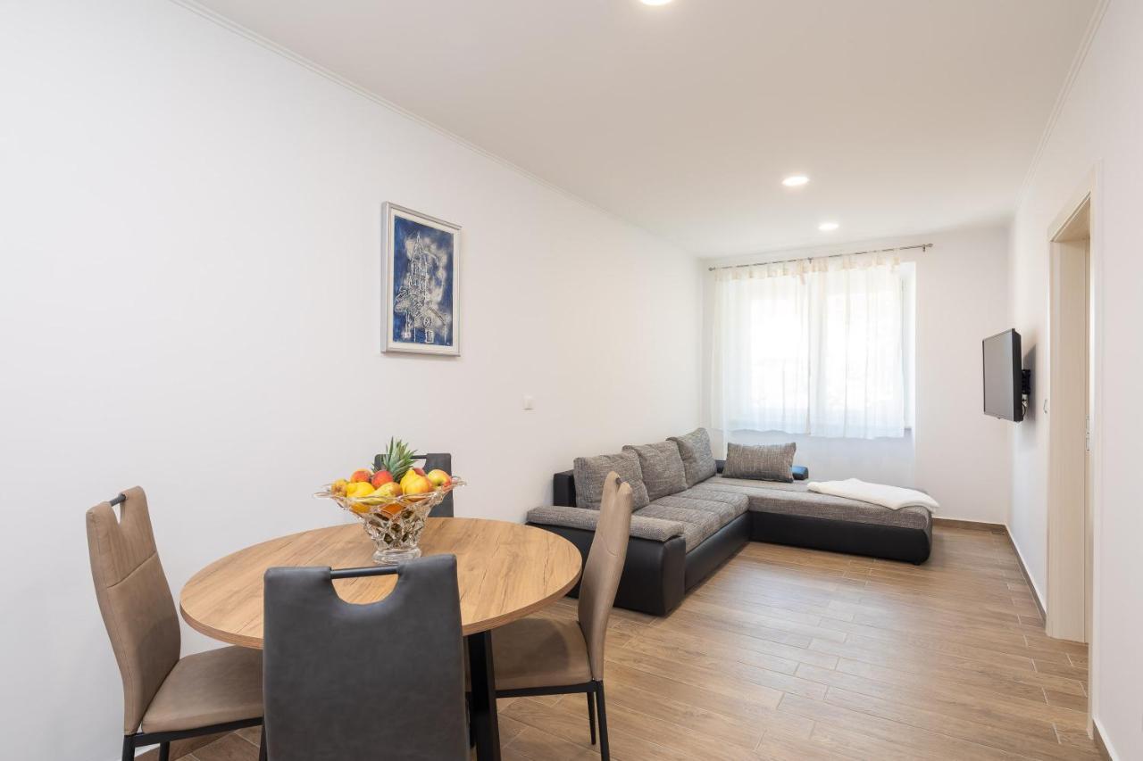 Direct Beach Apartments Jesenice  Exterior photo