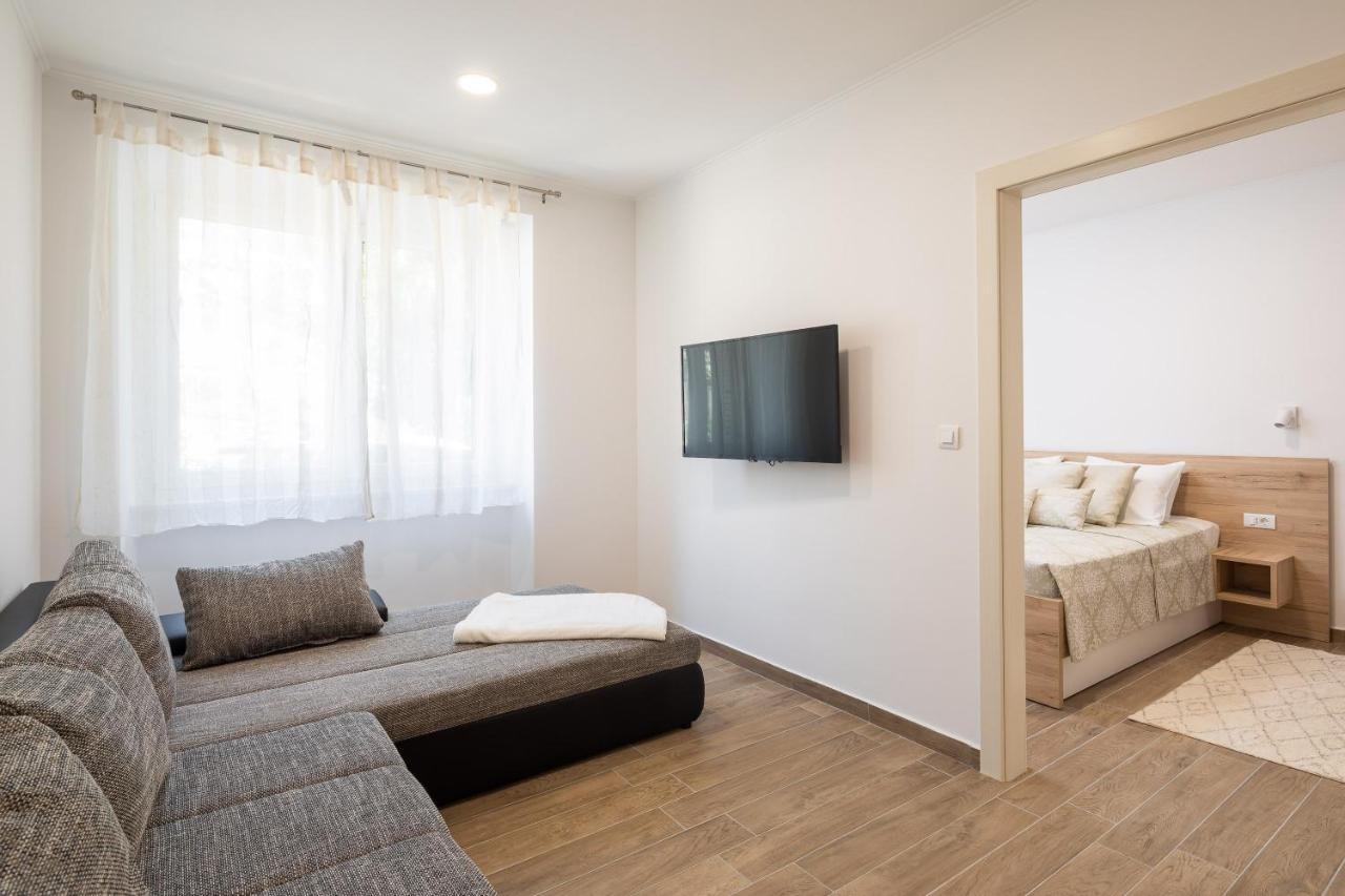 Direct Beach Apartments Jesenice  Exterior photo